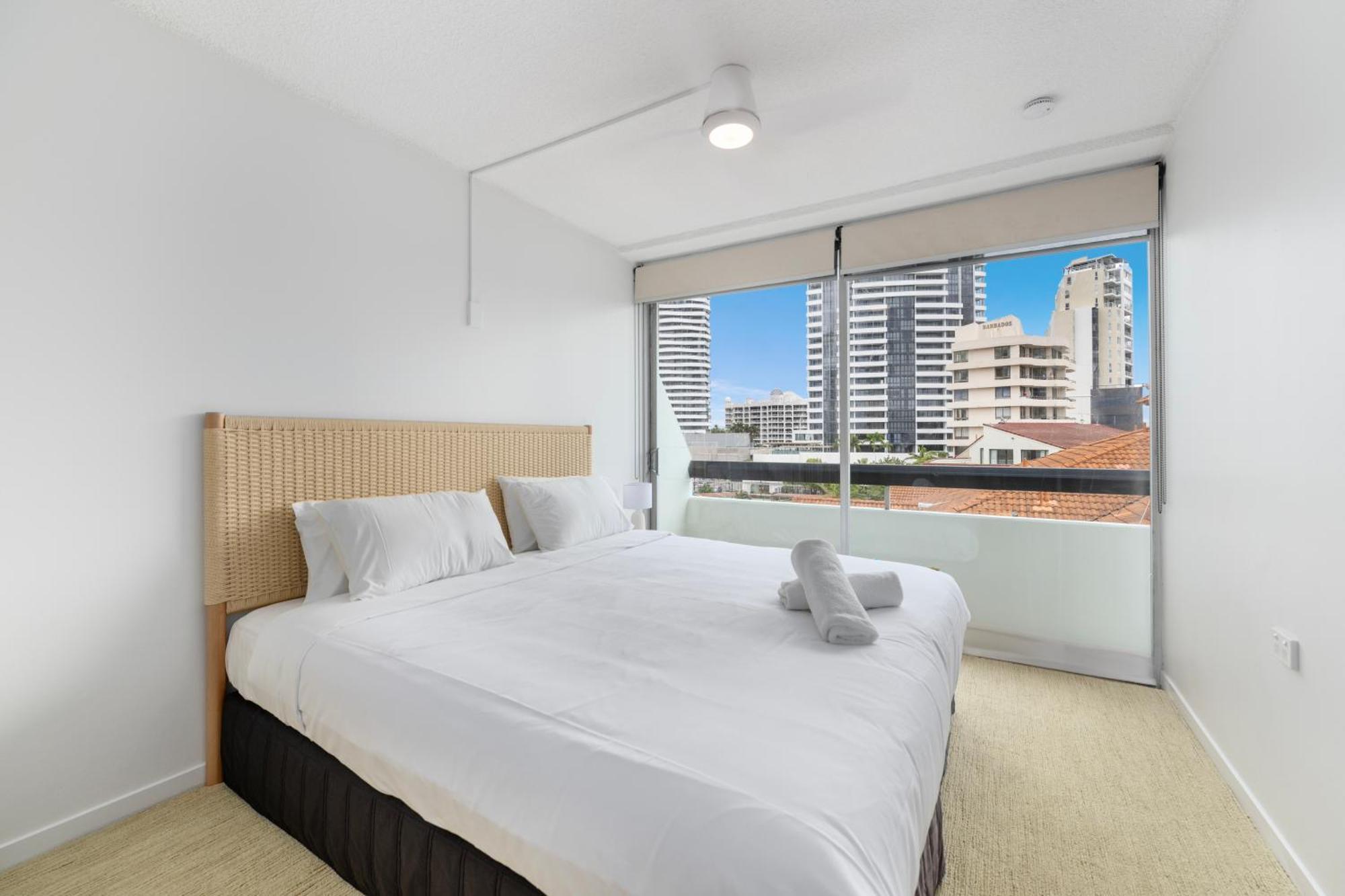 Hi Ho Beach Apartments On Broadbeach Guldkusten Exteriör bild