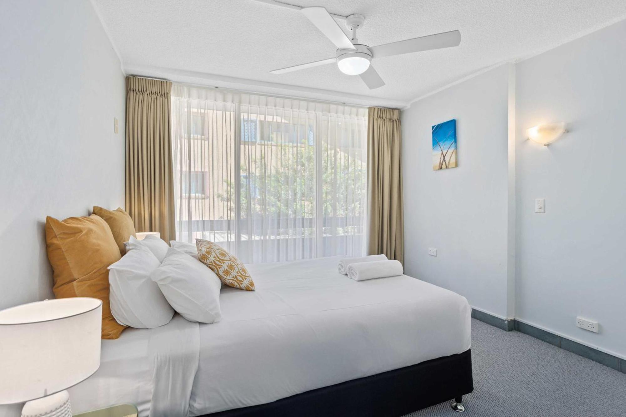 Hi Ho Beach Apartments On Broadbeach Guldkusten Exteriör bild