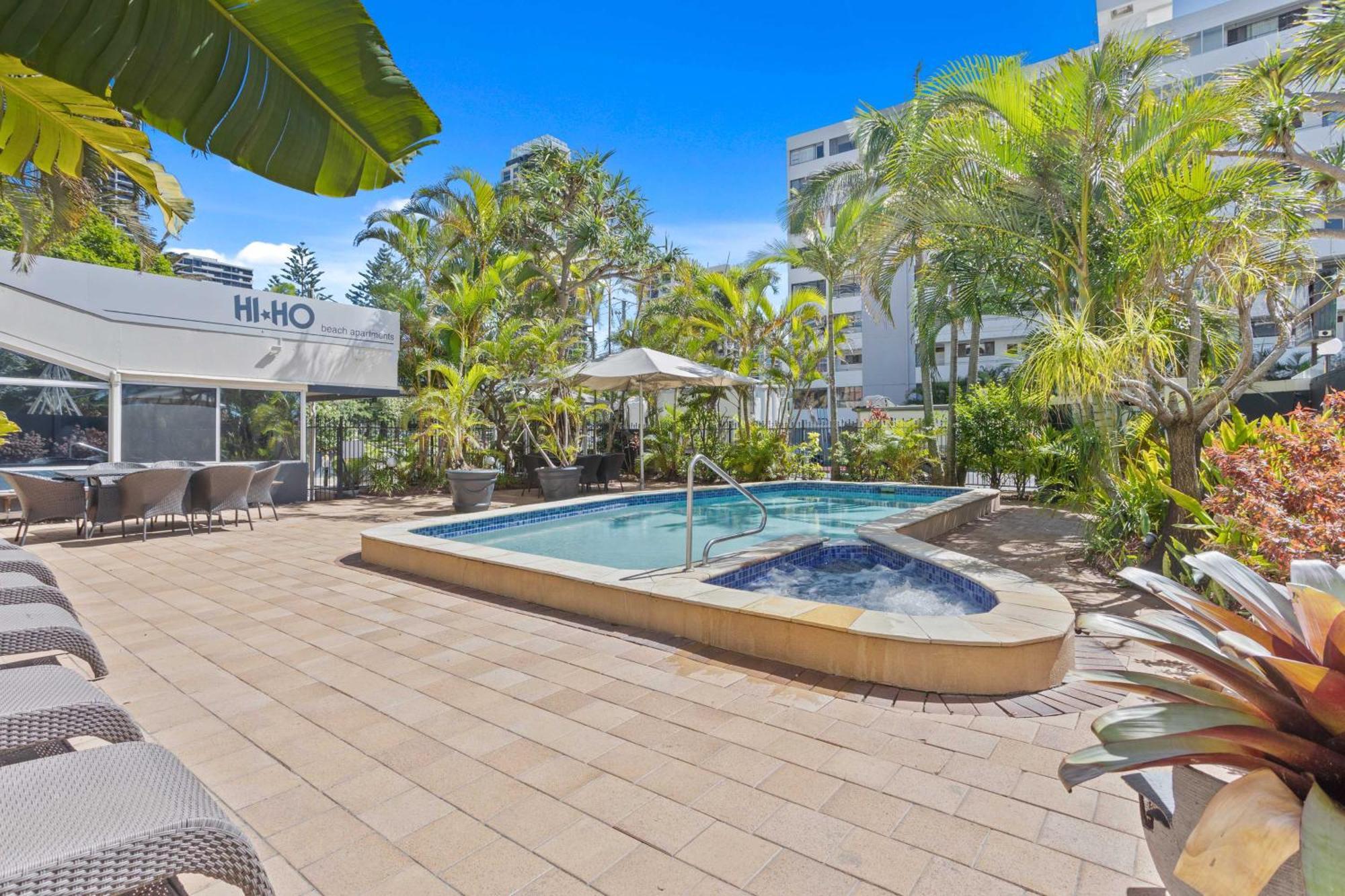 Hi Ho Beach Apartments On Broadbeach Guldkusten Exteriör bild