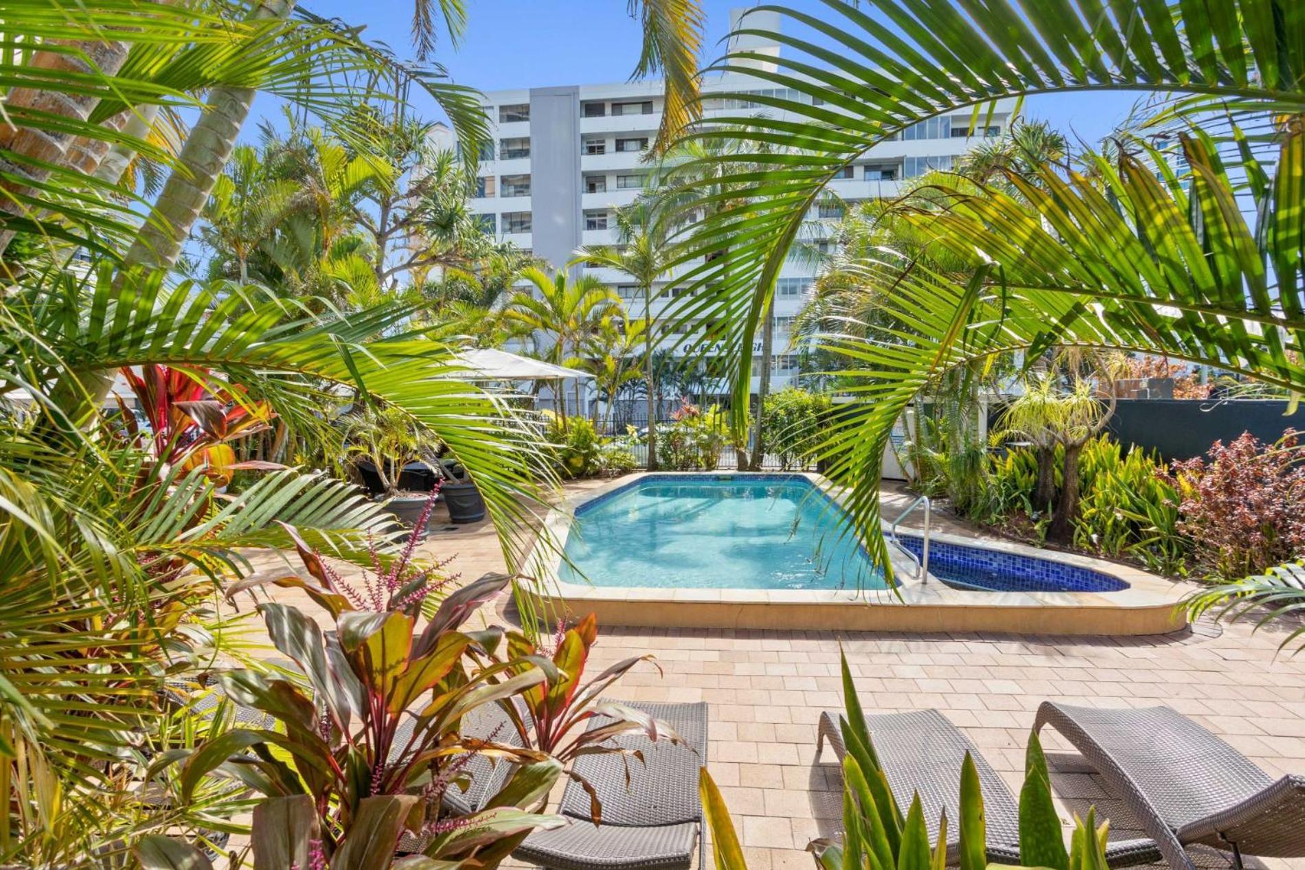 Hi Ho Beach Apartments On Broadbeach Guldkusten Exteriör bild