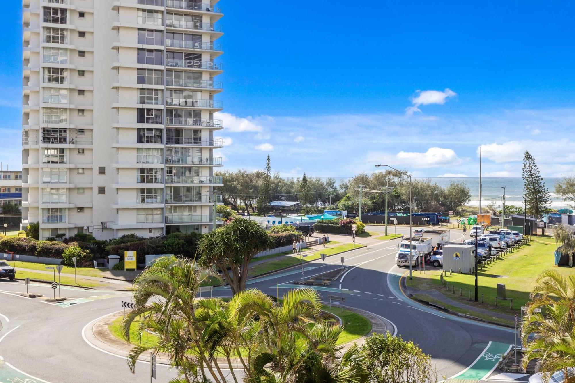 Hi Ho Beach Apartments On Broadbeach Guldkusten Exteriör bild