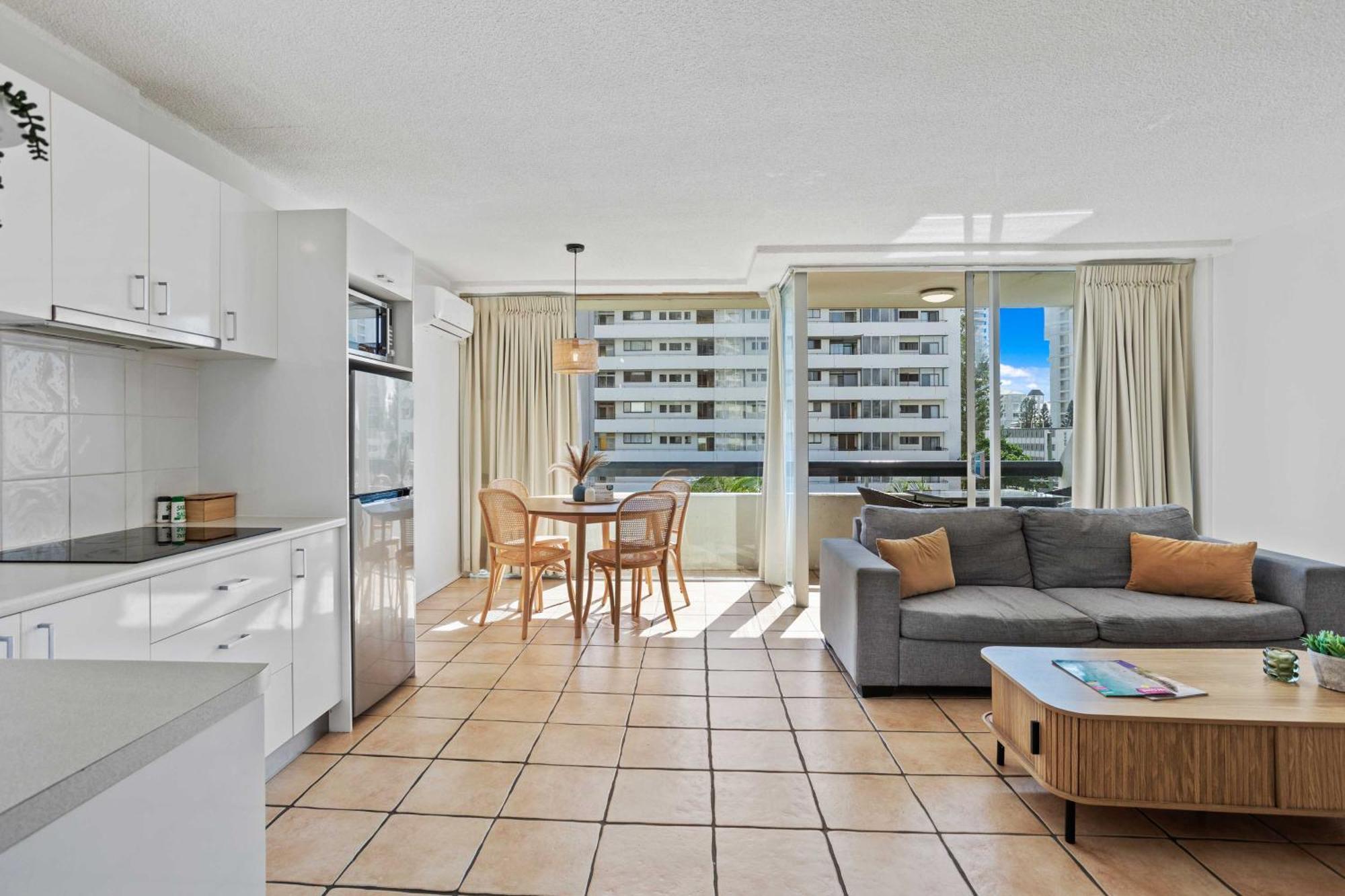 Hi Ho Beach Apartments On Broadbeach Guldkusten Exteriör bild
